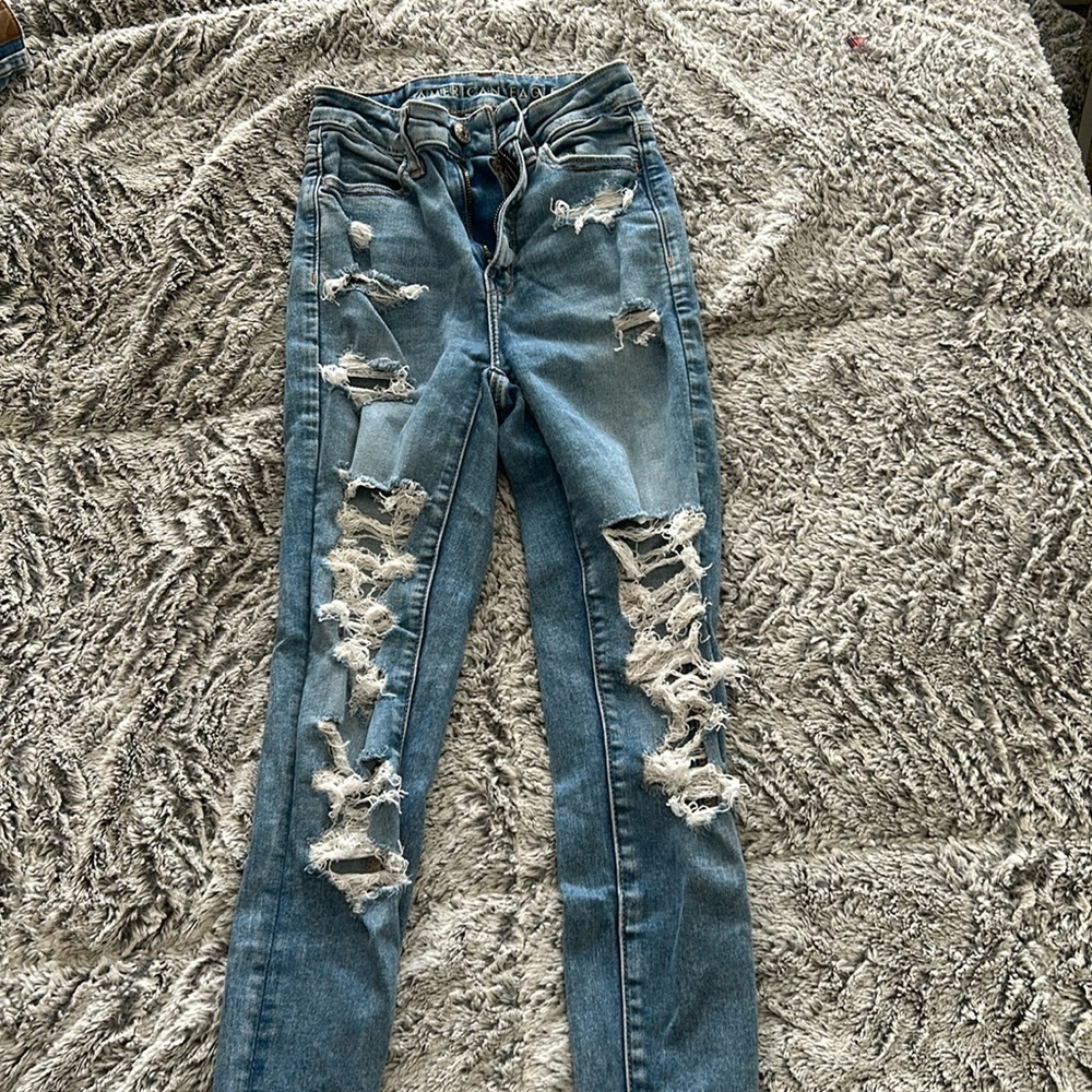 Distressed American eagle jeans, size 000